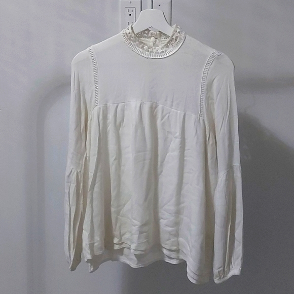 Ardene Frilly Blouse Top in White- Size Small - Picture 1 of 2